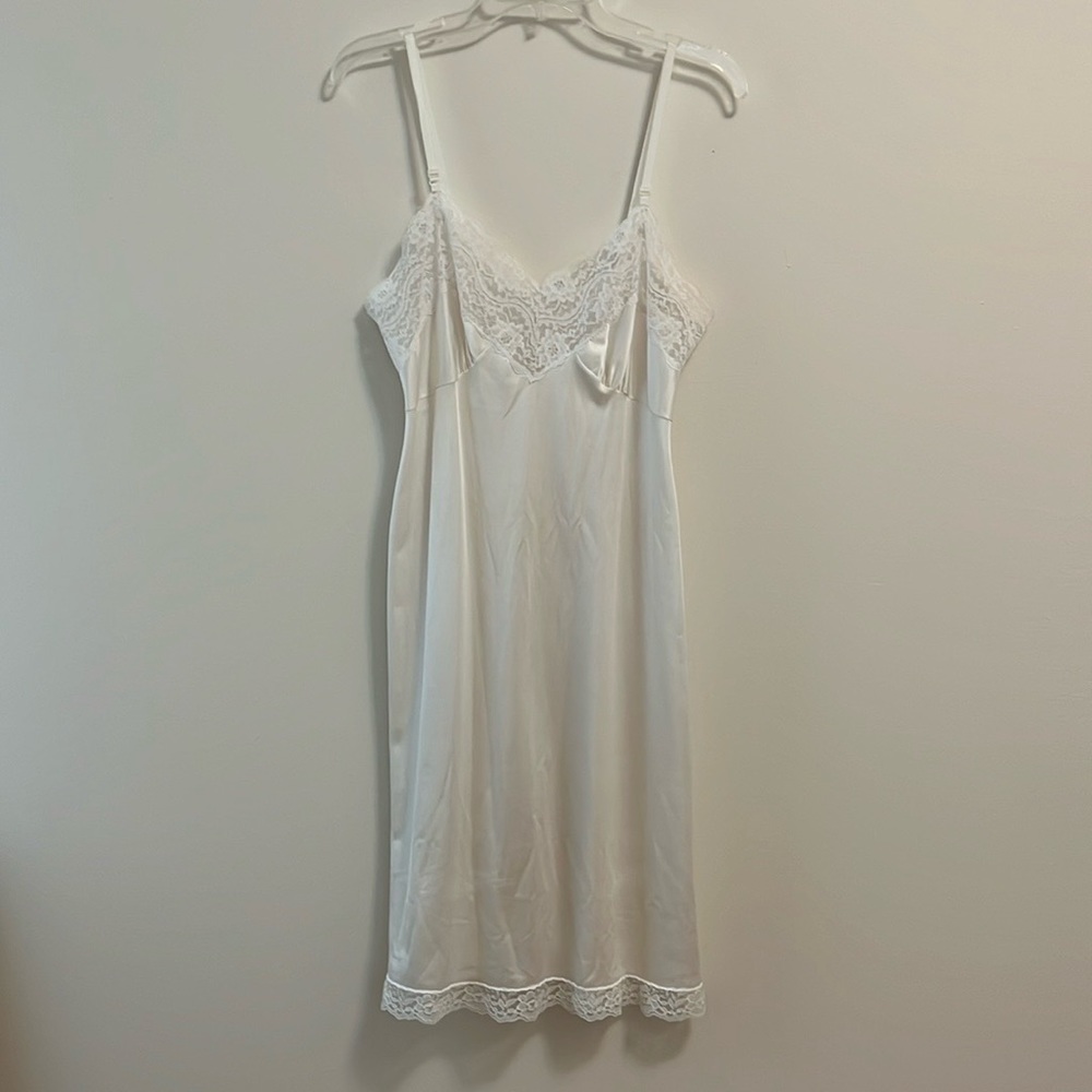 Vintage Richform long full slip size 36 women’s ivory off white lace lingerie